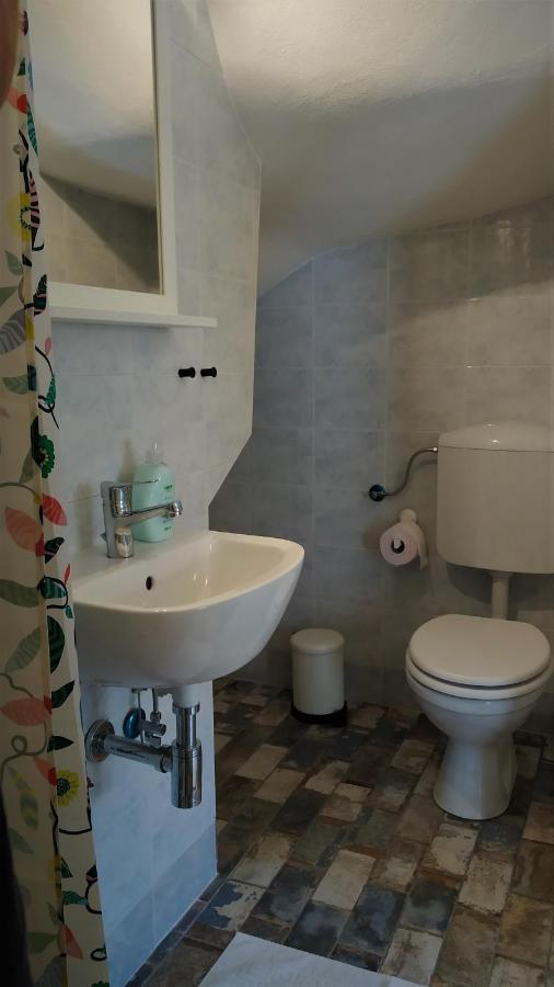Postaja 33 Apartment Zgornje Skofije Exterior foto
